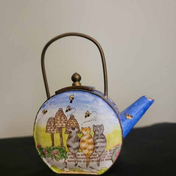 Vintage Miniature Enamel on Copper Teapot - 3 Cat Design - Empress Arts Ltd. - Picture 2 of 16